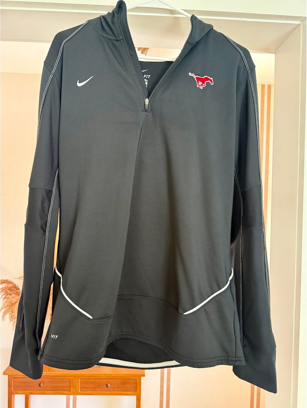 Women's Nike Dri-Fit SMU Mustangs Sz Large
